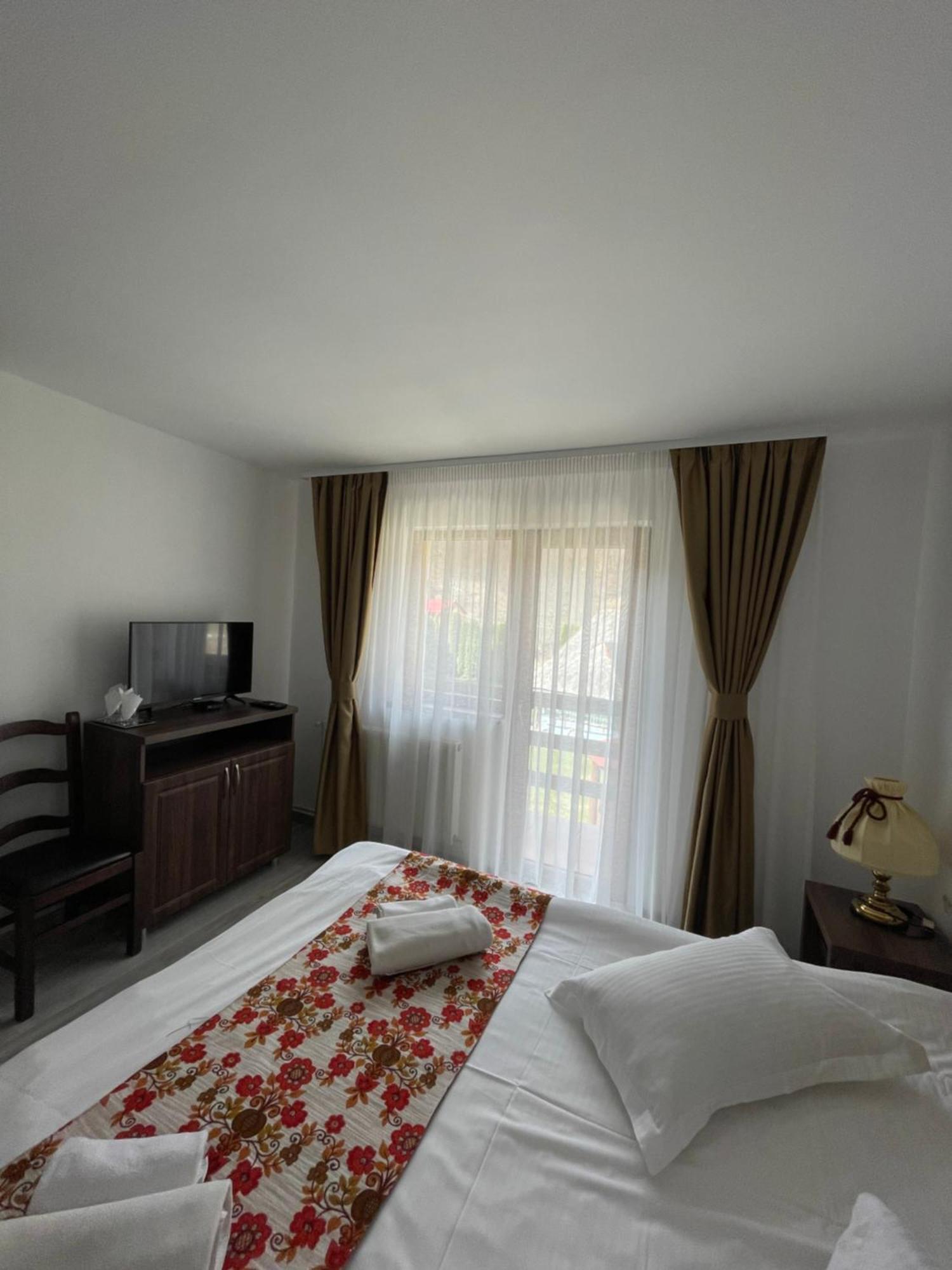Green Mountain Resort Scrind-Frăsinet Eksteriør bilde