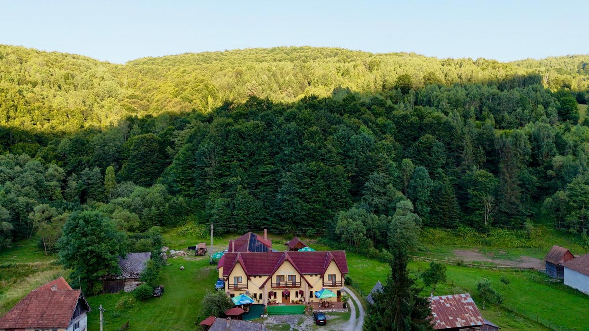 Green Mountain Resort Scrind-Frăsinet Eksteriør bilde